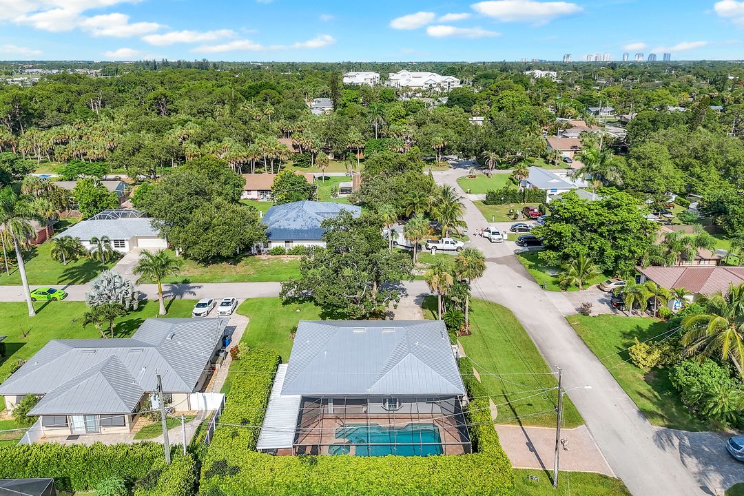 27984 Carl Cir, Bonita Springs, FL 34135