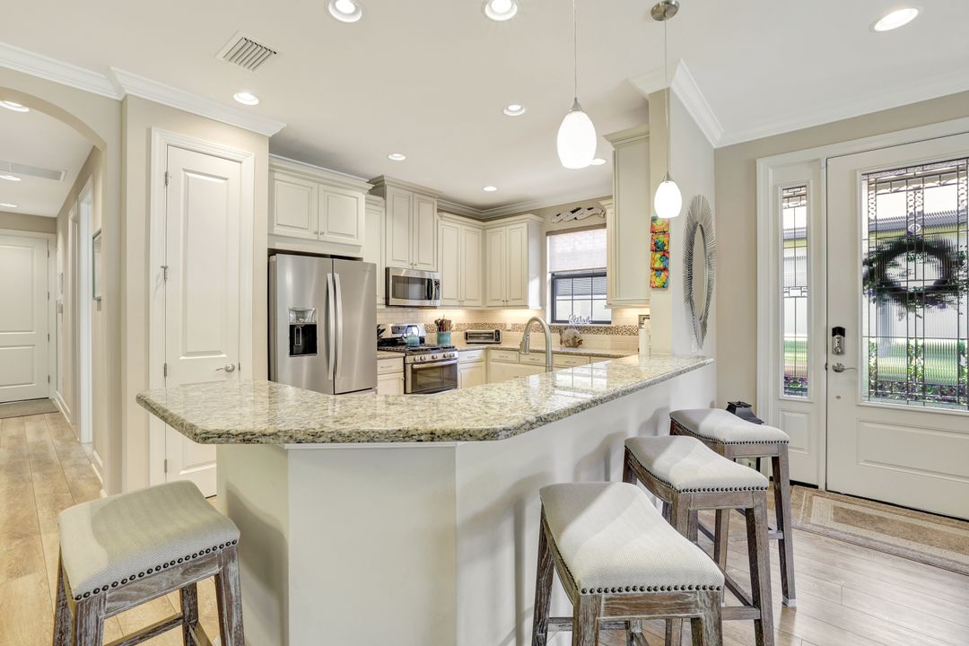 8332 Lucello Terrace N, Naples, FL 34114