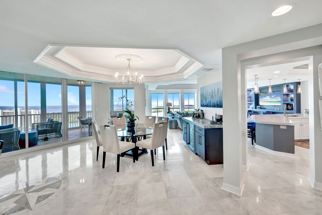 295 Grande Way #1403, Naples, FL 34110