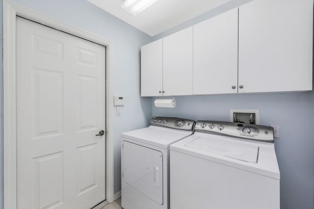 6667 Castlelawn Pl #19, Naples, FL 34113