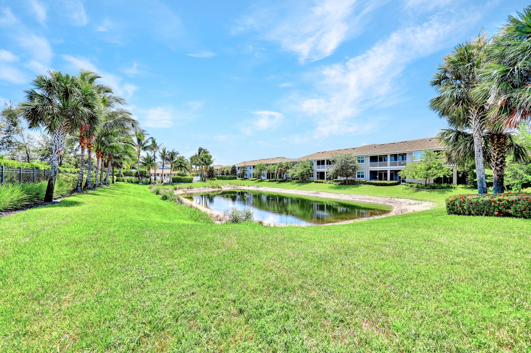 2344 Sheen Ln, Naples, FL 34120