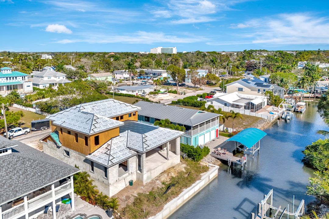 2750 Gulfview Dr, Naples, FL 34112