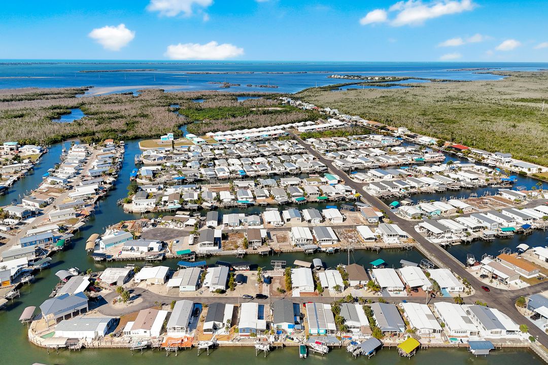 2971 Bounty Ln, Saint James City, FL 33956