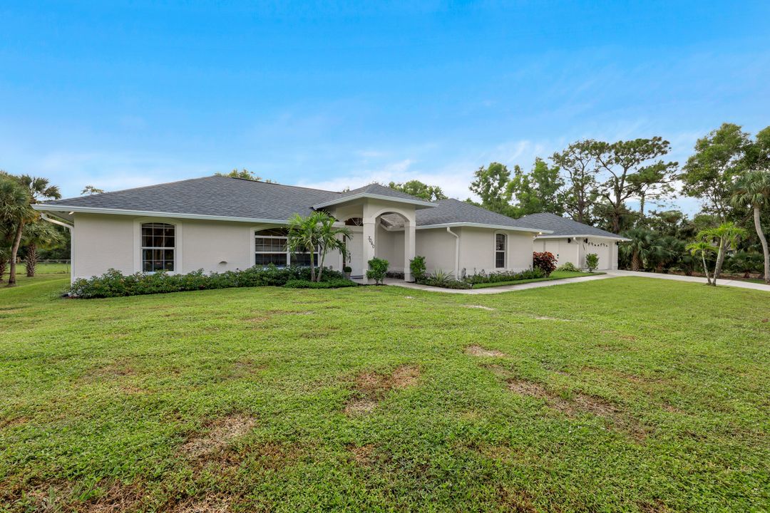 3060 70th St SW, Naples, FL 34105