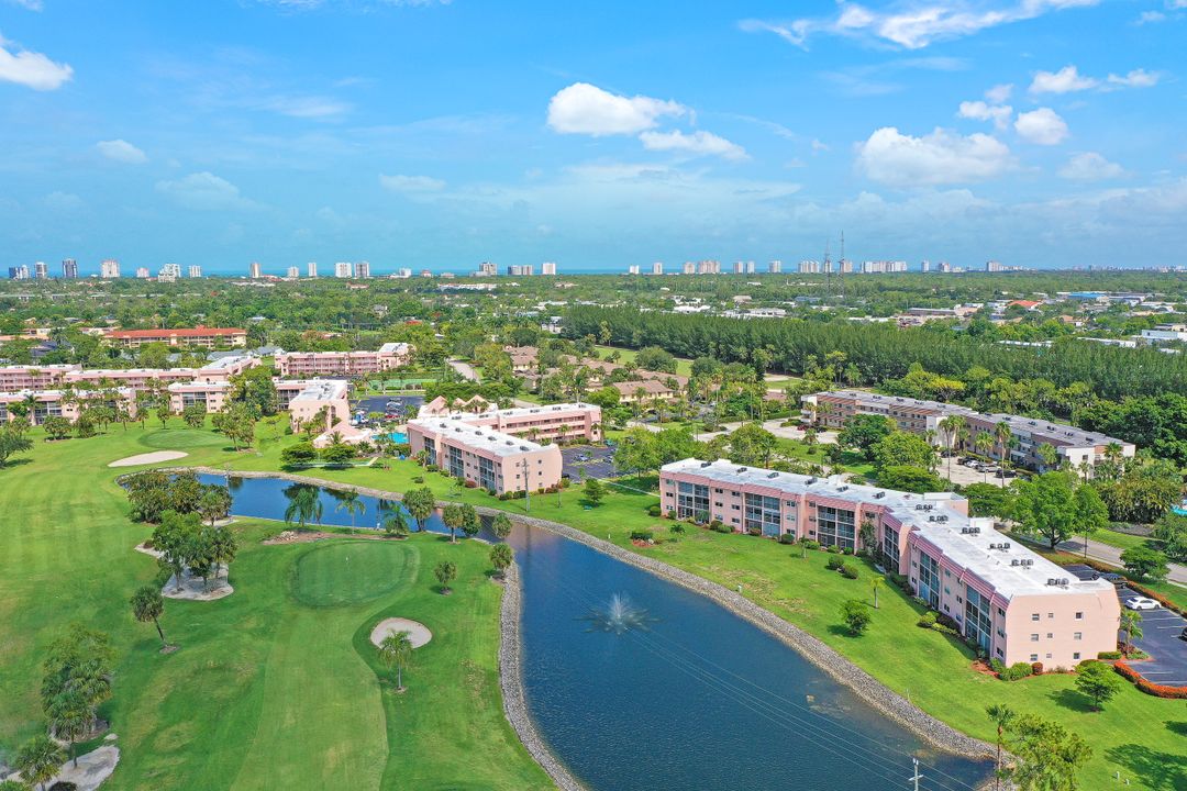 300 Forest Lakes Blvd #112, Naples, FL 34105