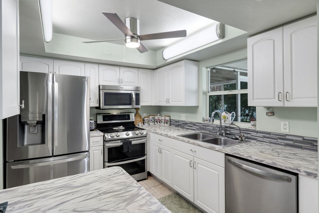 410 SW 7th Ct, Cape Coral, FL 33991