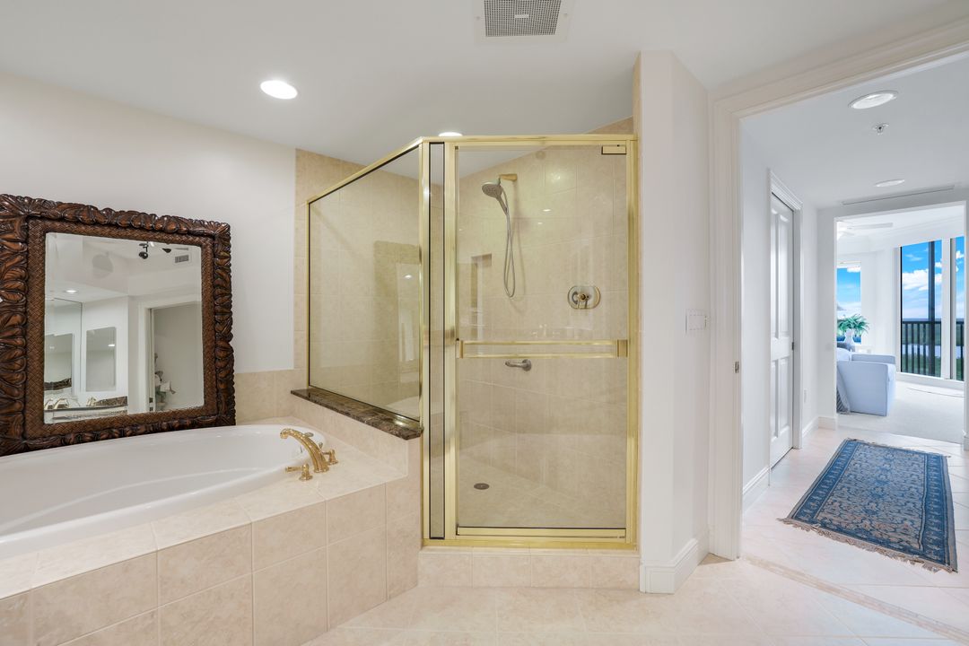 1060 Borghese Ln #1005, Naples, FL 34114