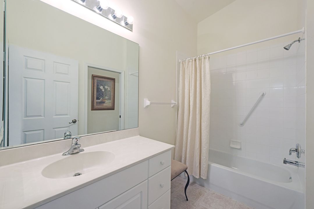 2386 Magnolia Ave #8, Naples, FL 34112