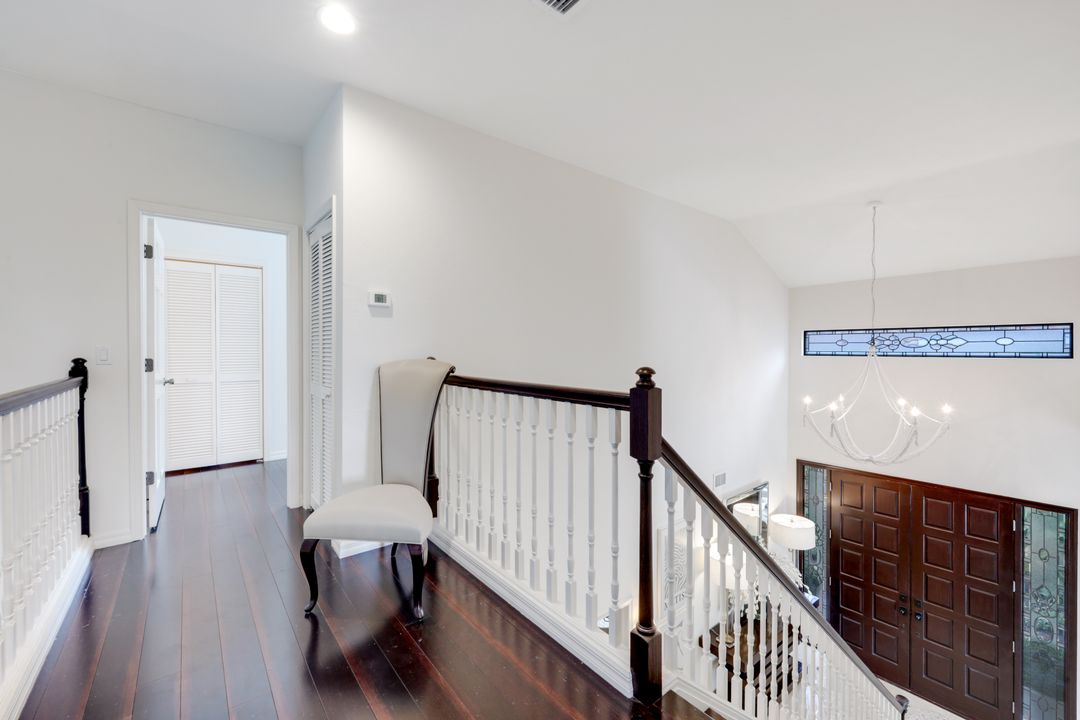 211 Via Napoli, Naples, FL 34105