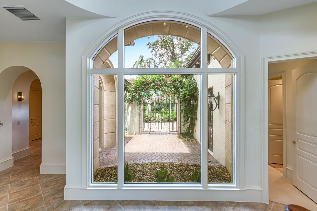 2861 Capistrano Way, Naples, FL 34105
