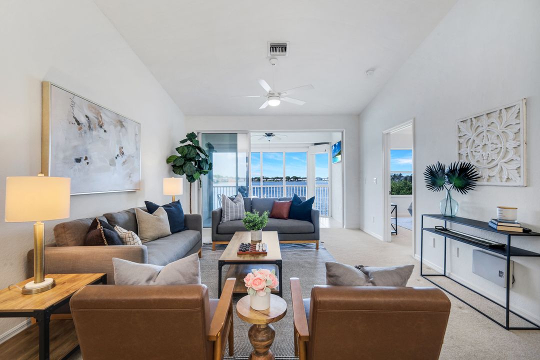 2390 Piccadilly Circus #202, Naples, FL 34112