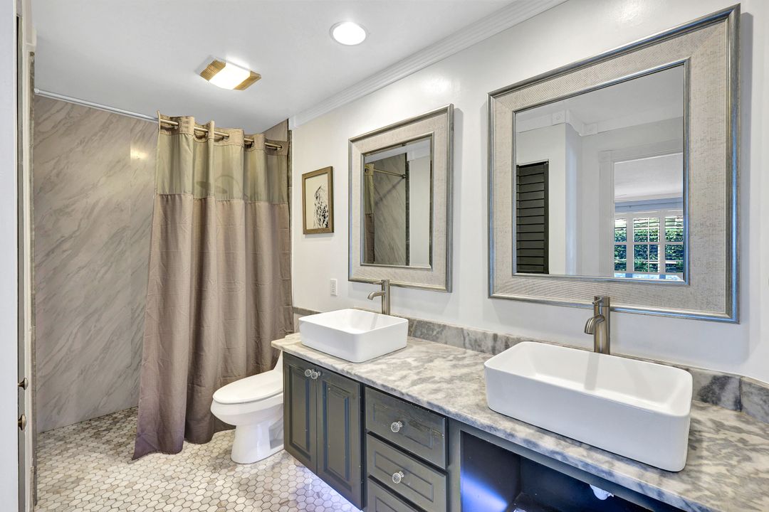 5011 Kingston Way, Naples, FL 34119