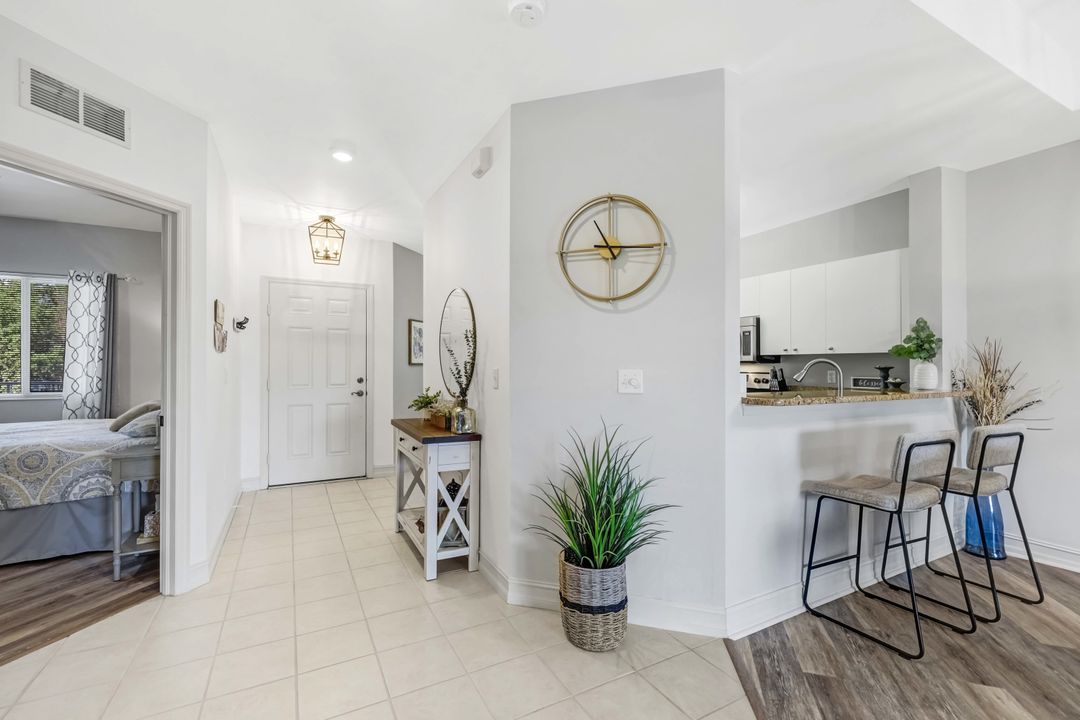 7827 Regal Heron Cir #302, Naples, FL 34104