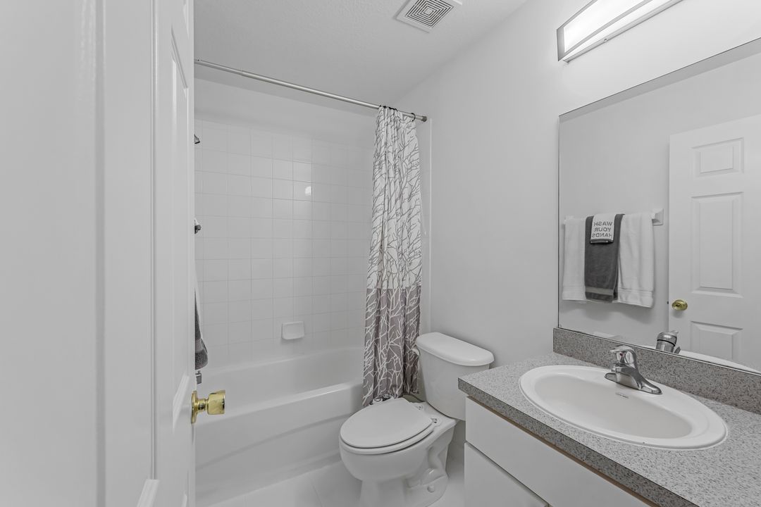 10026 Pacific Pines Ave, Fort Myers, FL 33966