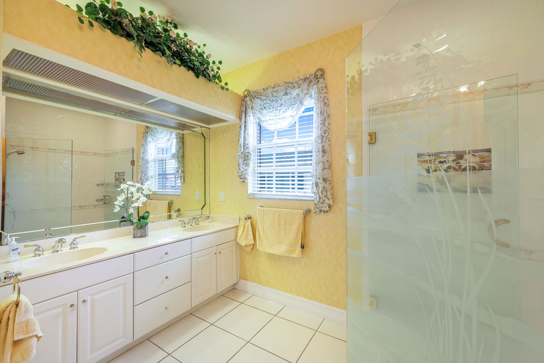 2008 Palaco Grande Pkwy, Cape Coral, FL 33904