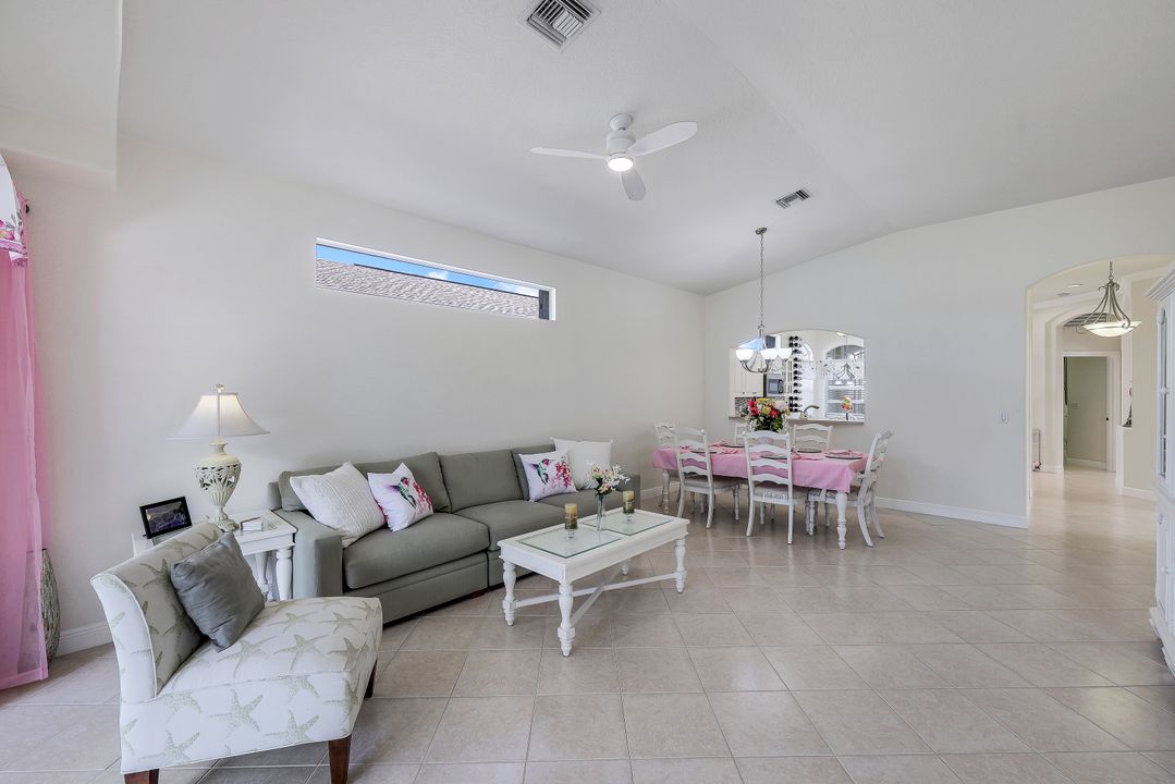 8687 Ibis Cove Cir, Naples, FL 34119