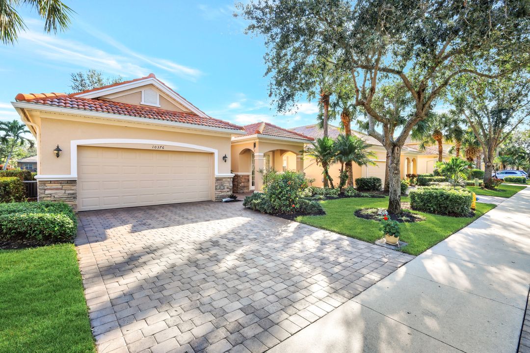 10376 Flat Stone Loop, Bonita Springs, FL 34135