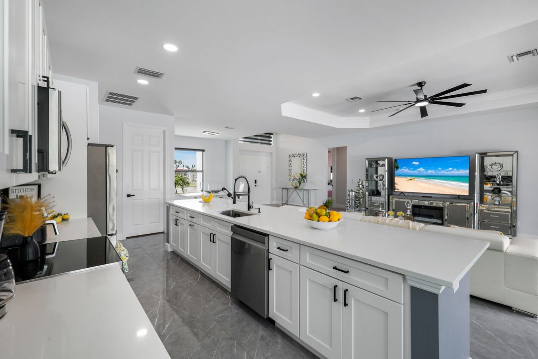 2419 Country Club Blvd, Cape Coral, FL 33990
