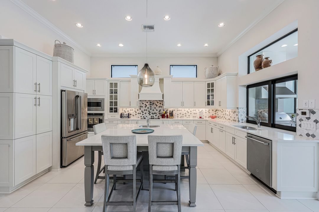12762 Dundee Ln, Naples, FL 34120