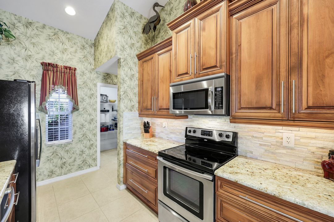 8833 Cascades Isle Blvd, Estero, FL 33928