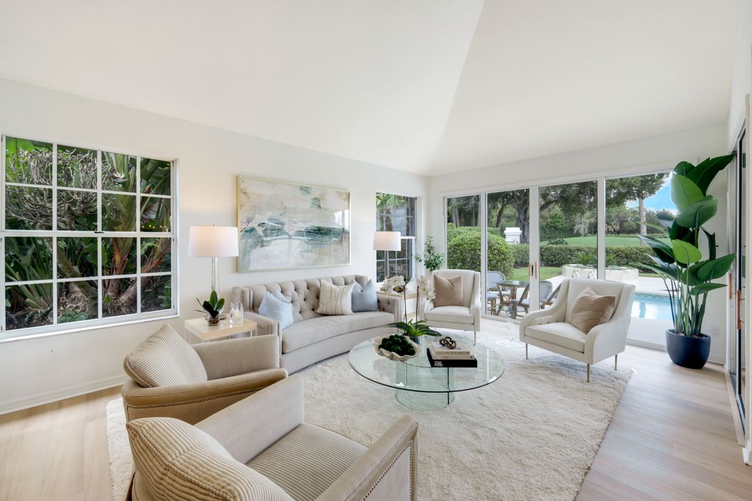 211 Via Napoli, Naples, FL 34105