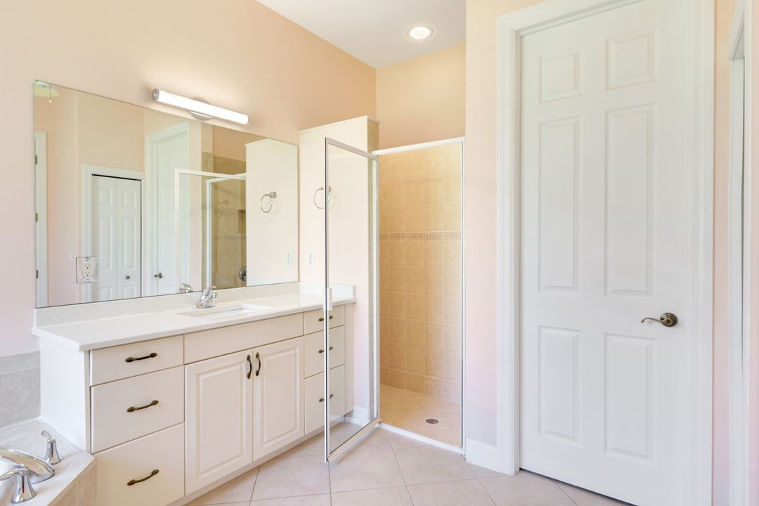 12910 Silverthorn Ct, Bonita Springs, FL 34135