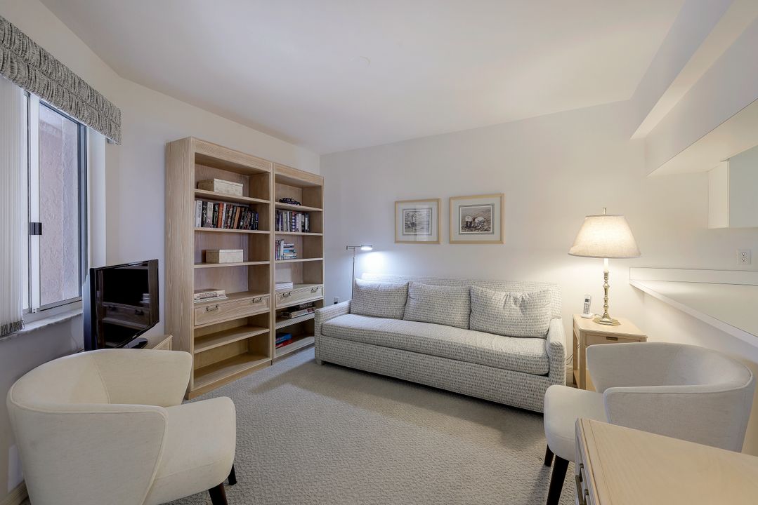 40 Seagate Dr #702, Naples, FL 34103