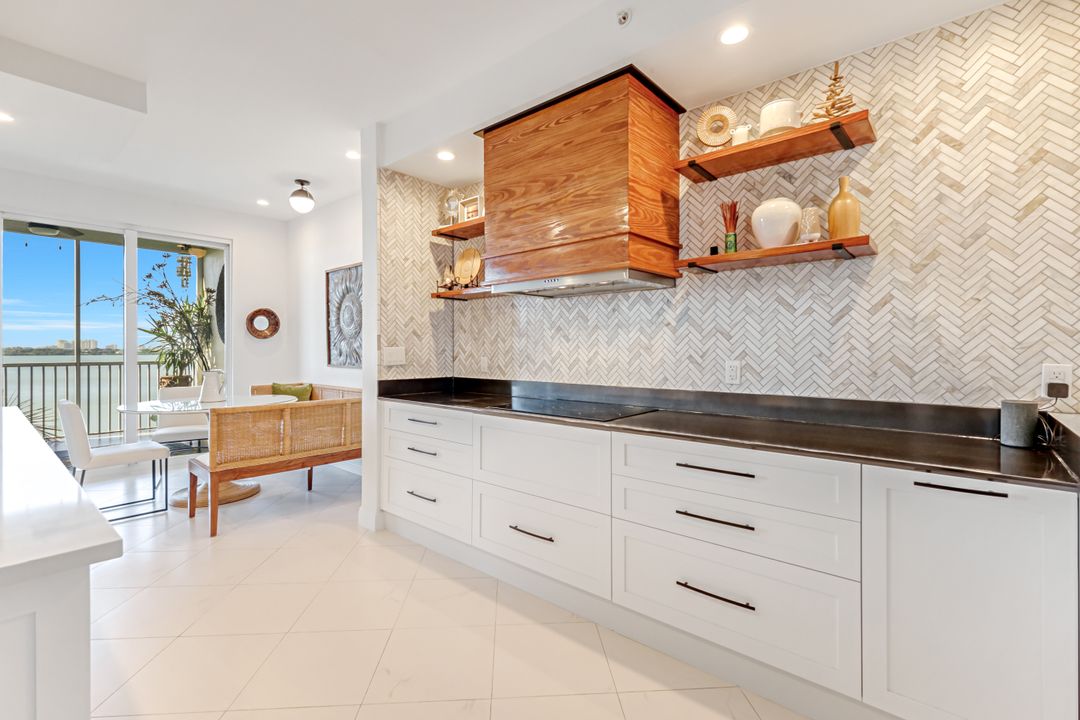 337 Vintage Bay Dr #D28, Marco Island, FL 34145