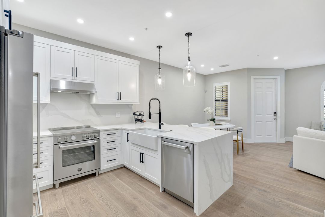 9037 Alturas St #3705, Naples, FL 34113