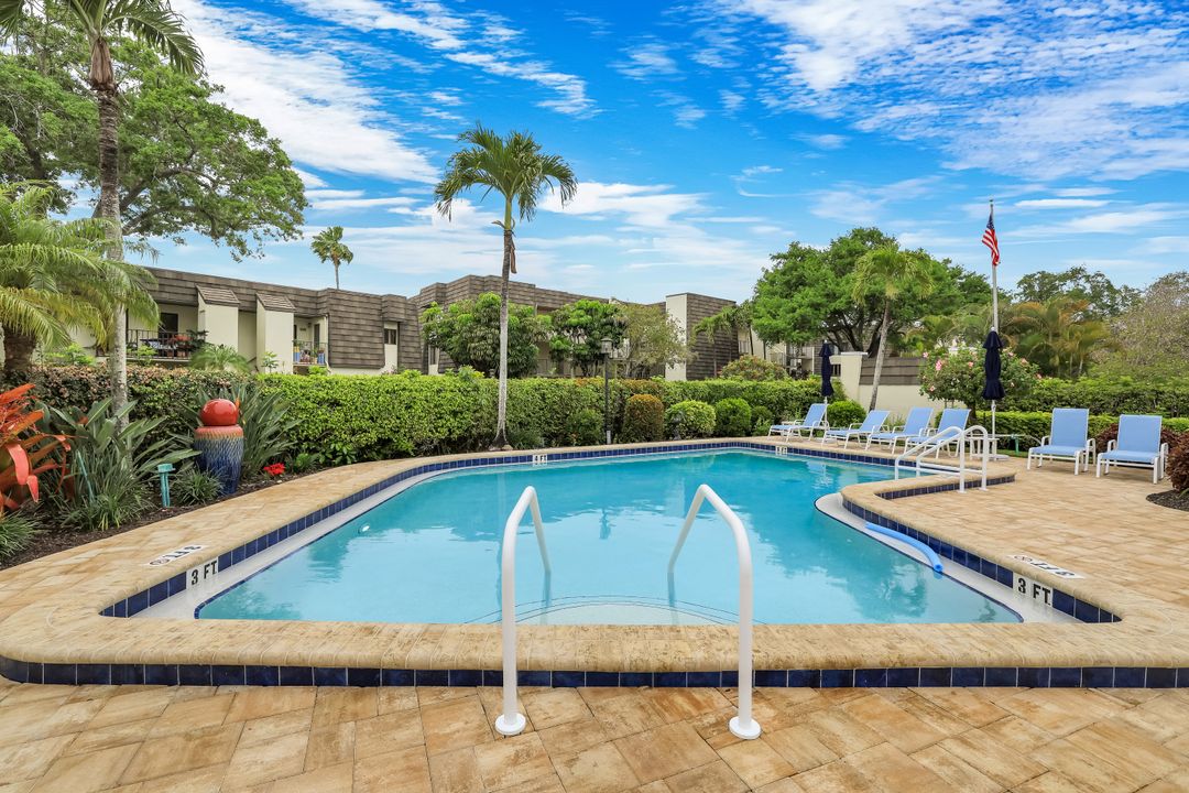 1641 Spoonbill Ln #B, Naples, FL 34105