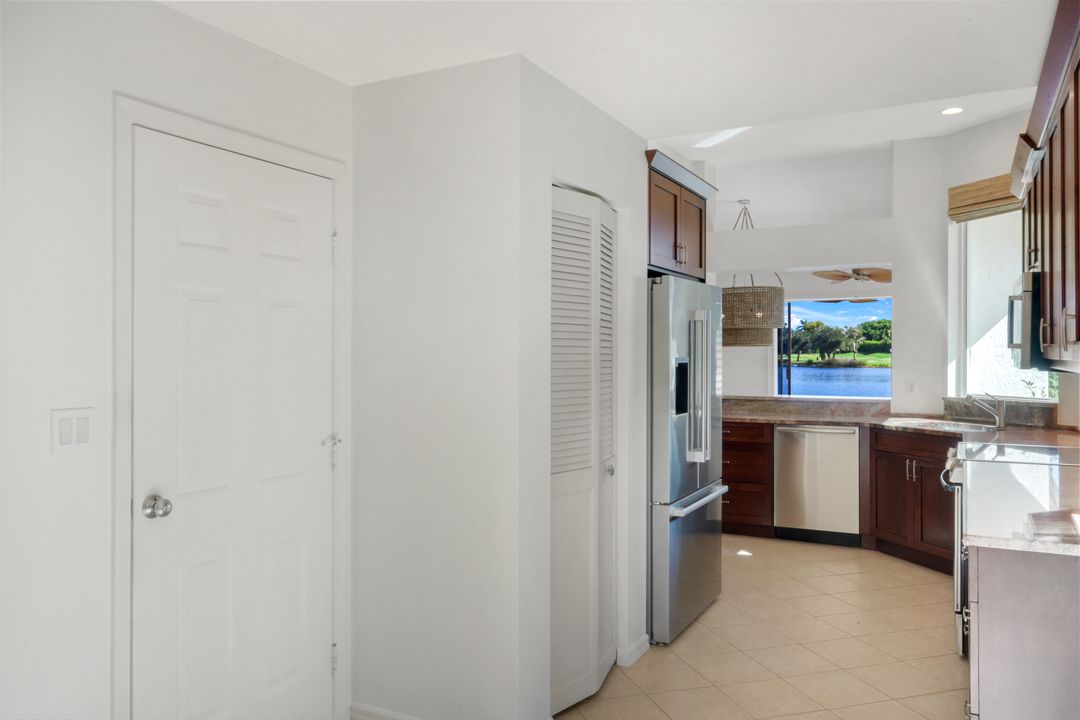 2153 Paget Cir, Naples, FL 34112