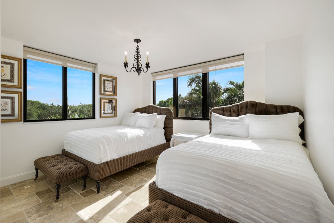 6597 Nicholas Blvd #306, Naples, FL 34108