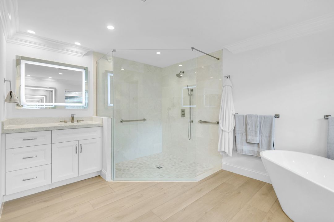 151 Bayview Ave, Naples, FL 34108