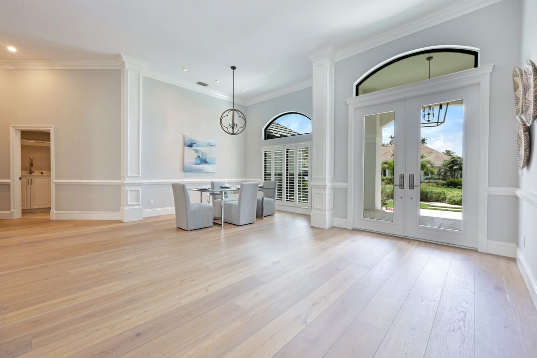 713 Shadow Lake Ln, Naples, FL 34108