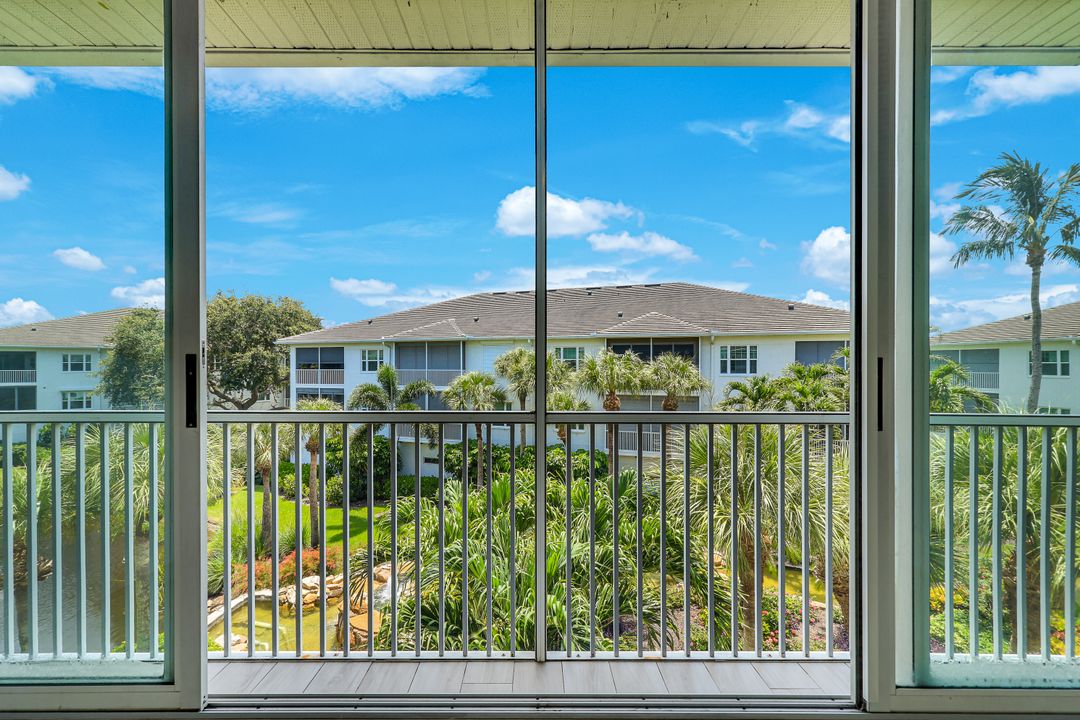 831 Sailaway Ln #202, Naples, FL 34108