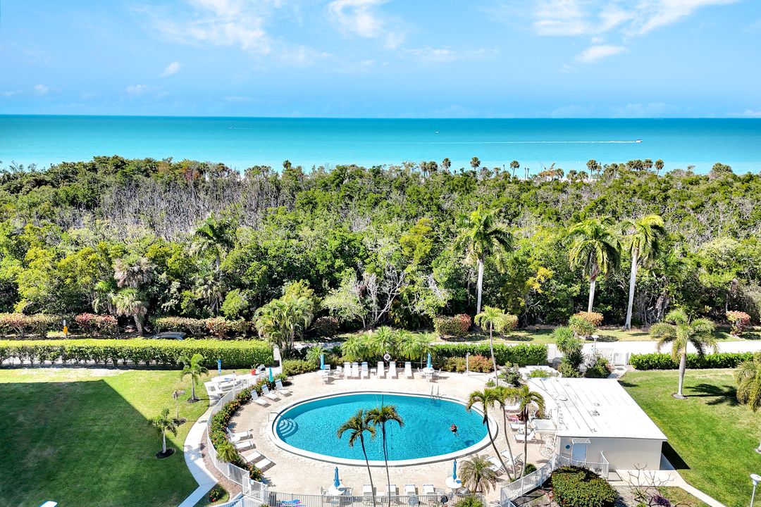 1 Bluebill Ave #409, Naples, FL 34108