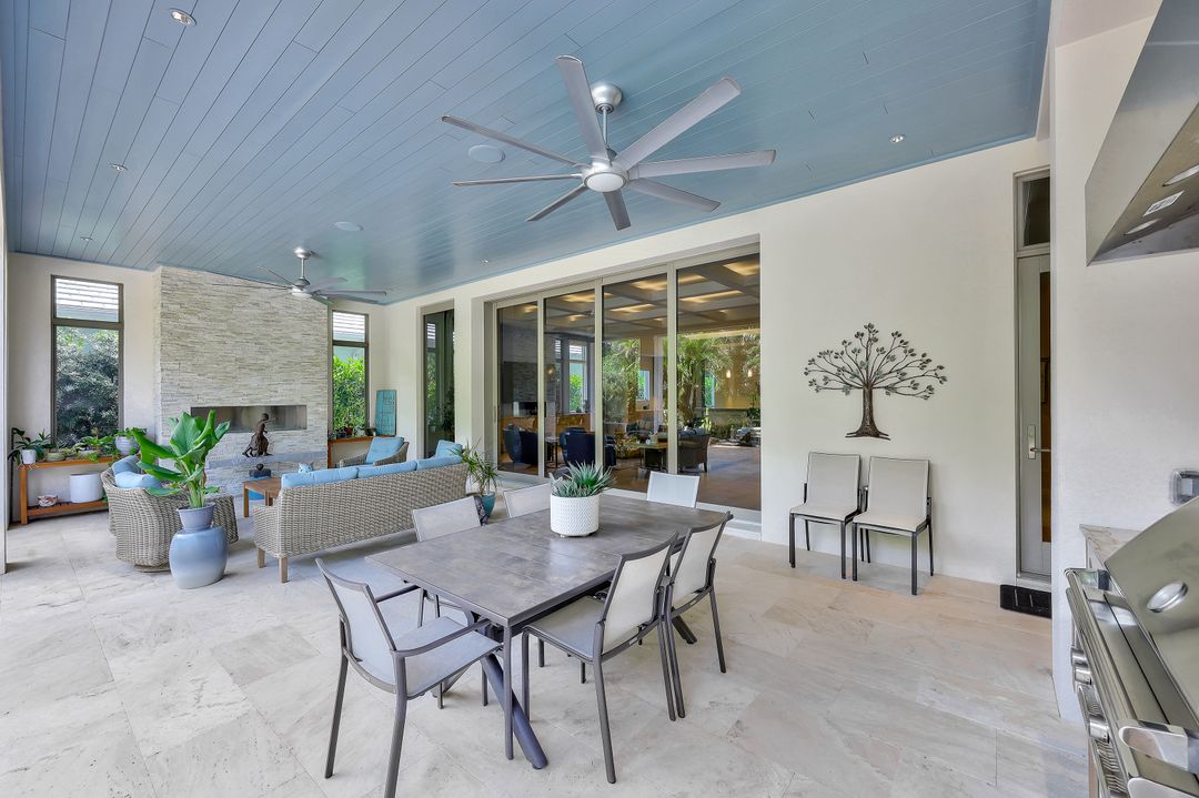 355 7th Ave S, Naples, FL 34102
