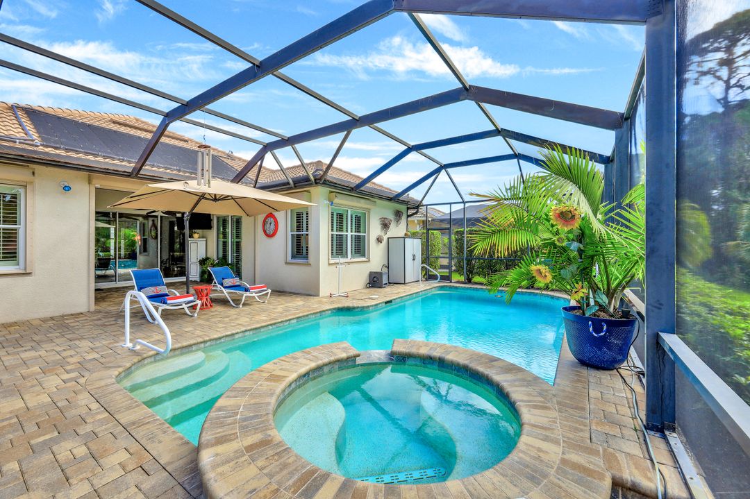 8130 Valiant Dr, Naples, FL 34104