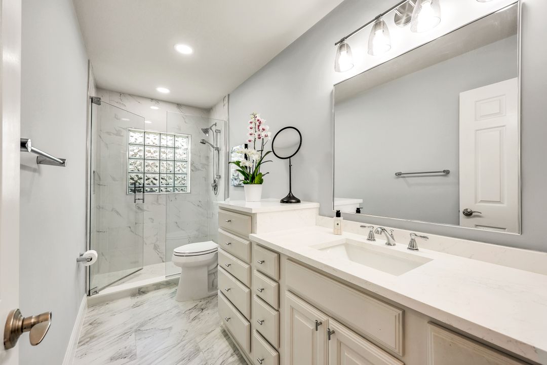 574 102nd Ave N, Naples, FL 34108