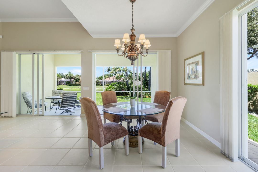 4479 Prescott Ln, Naples, FL 34119