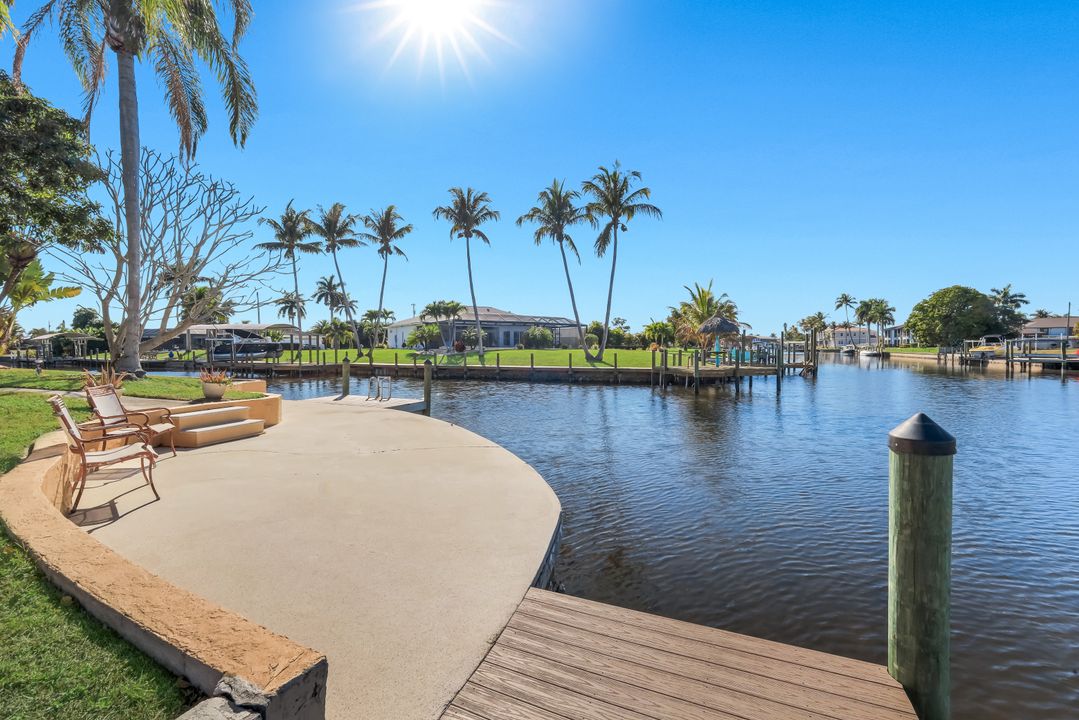 5201 Willow Ct, Cape Coral, FL 33904