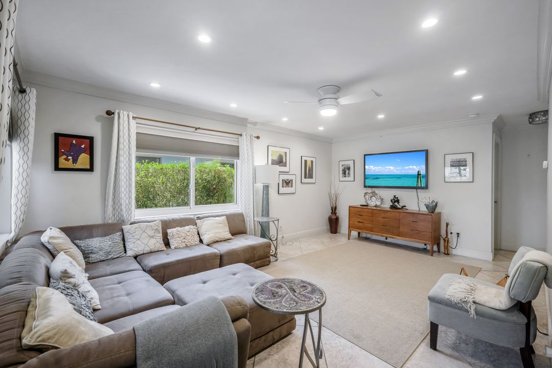 791 96th Ave N, Naples, FL 34108