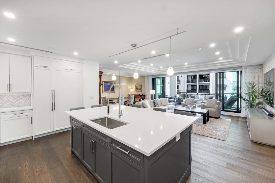 1130 3rd Ave S #405, Naples, FL 34102