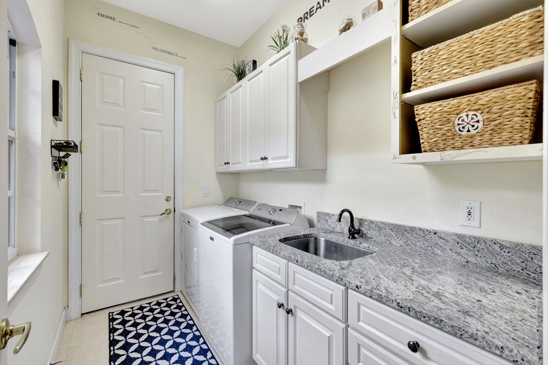 1282 Via Portofino, Naples, FL 34108