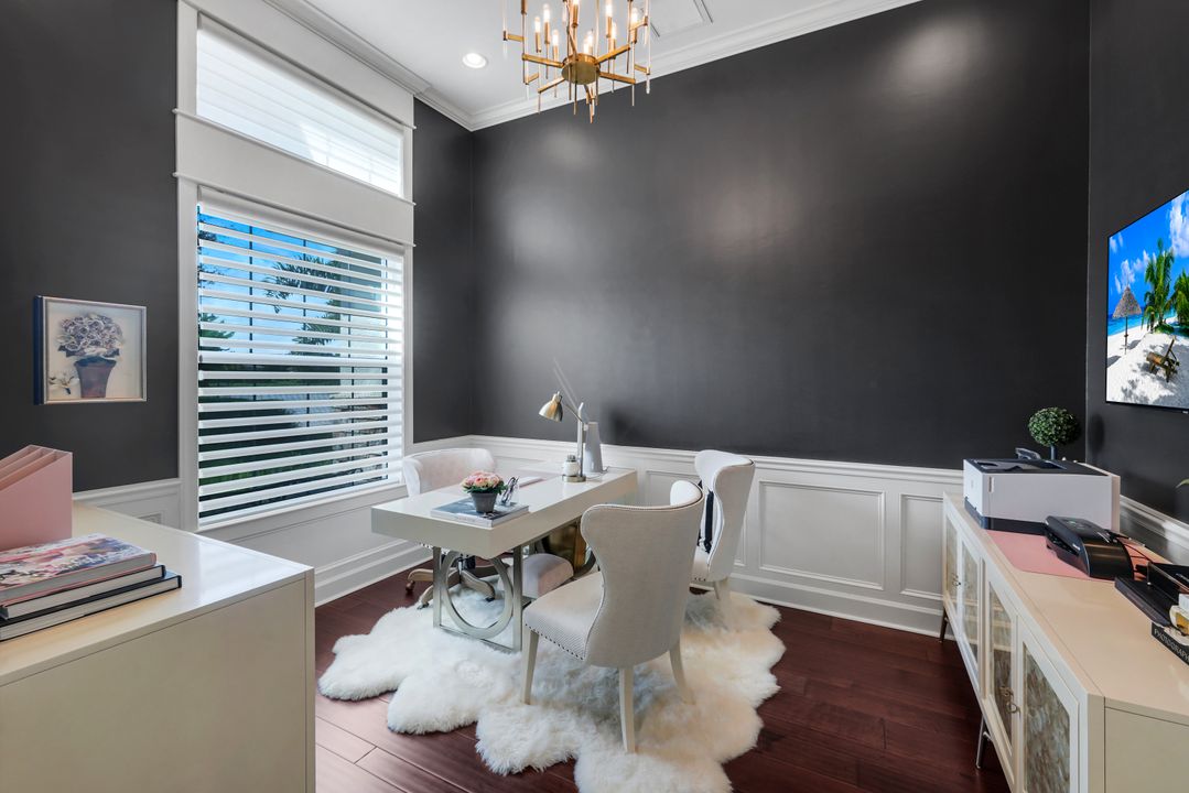 9238 Ores Cir, Naples, FL 34120