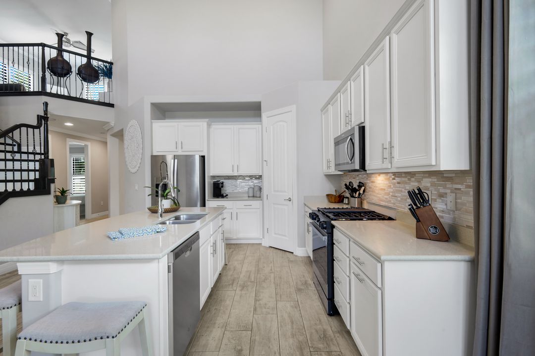 7209 Wilton Dr N, Naples, FL 34109