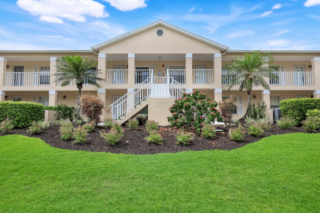 774 Wiggins Lake Dr #203, Naples, FL 34110