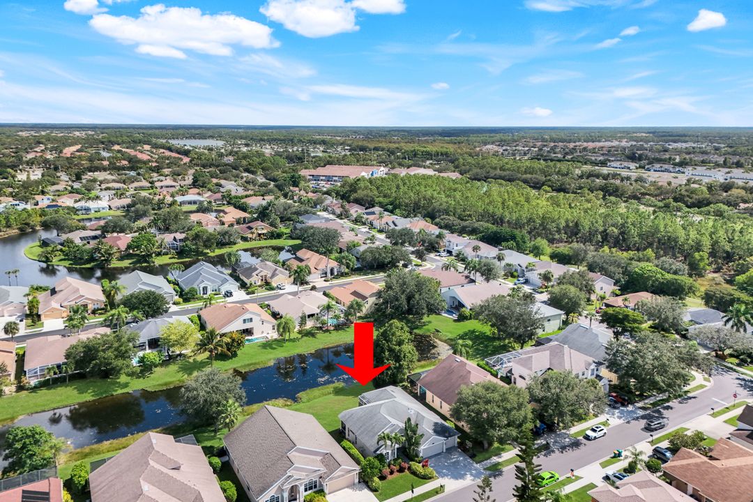 196 Skipping Stone Ln, Naples, FL 34119