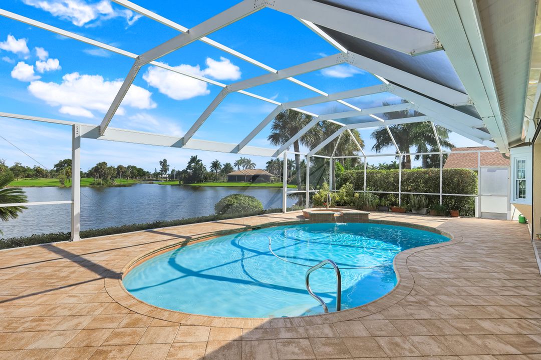 16111 Forest Oaks Dr, Fort Myers, FL 33908