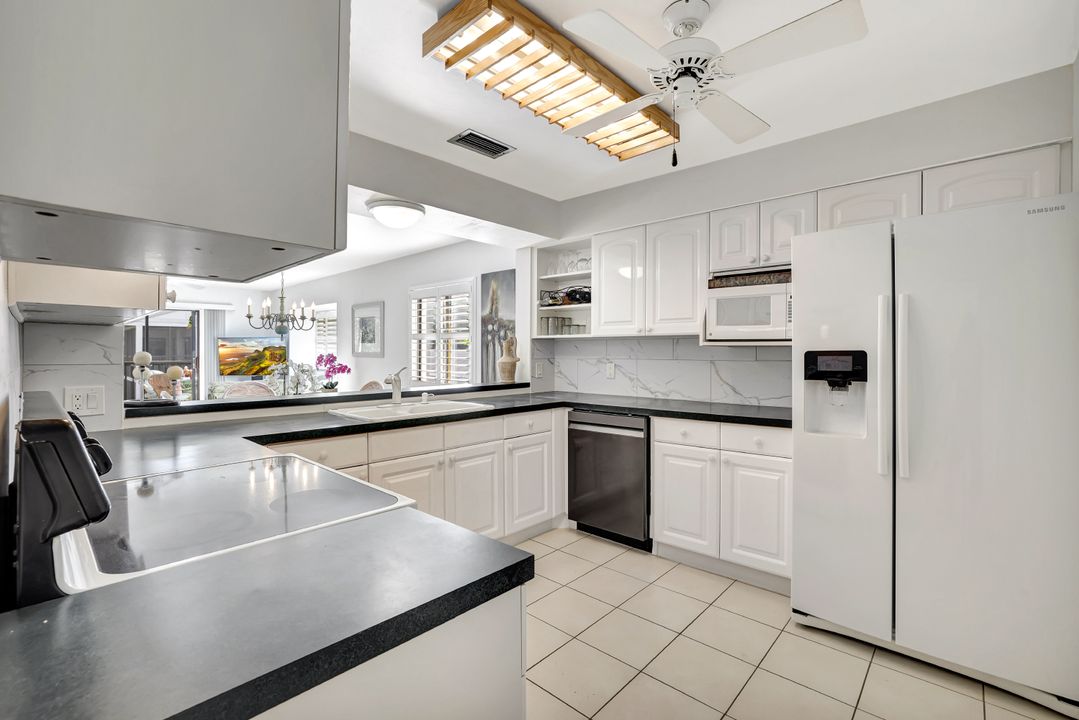 910 Vanderbilt Beach Rd #325, Naples, FL 34108